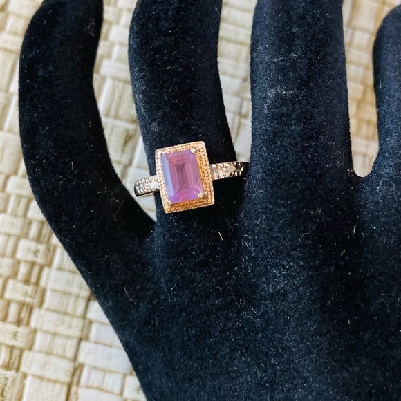 10K yellow Gold Amethyst Diamonds Vintage Ring